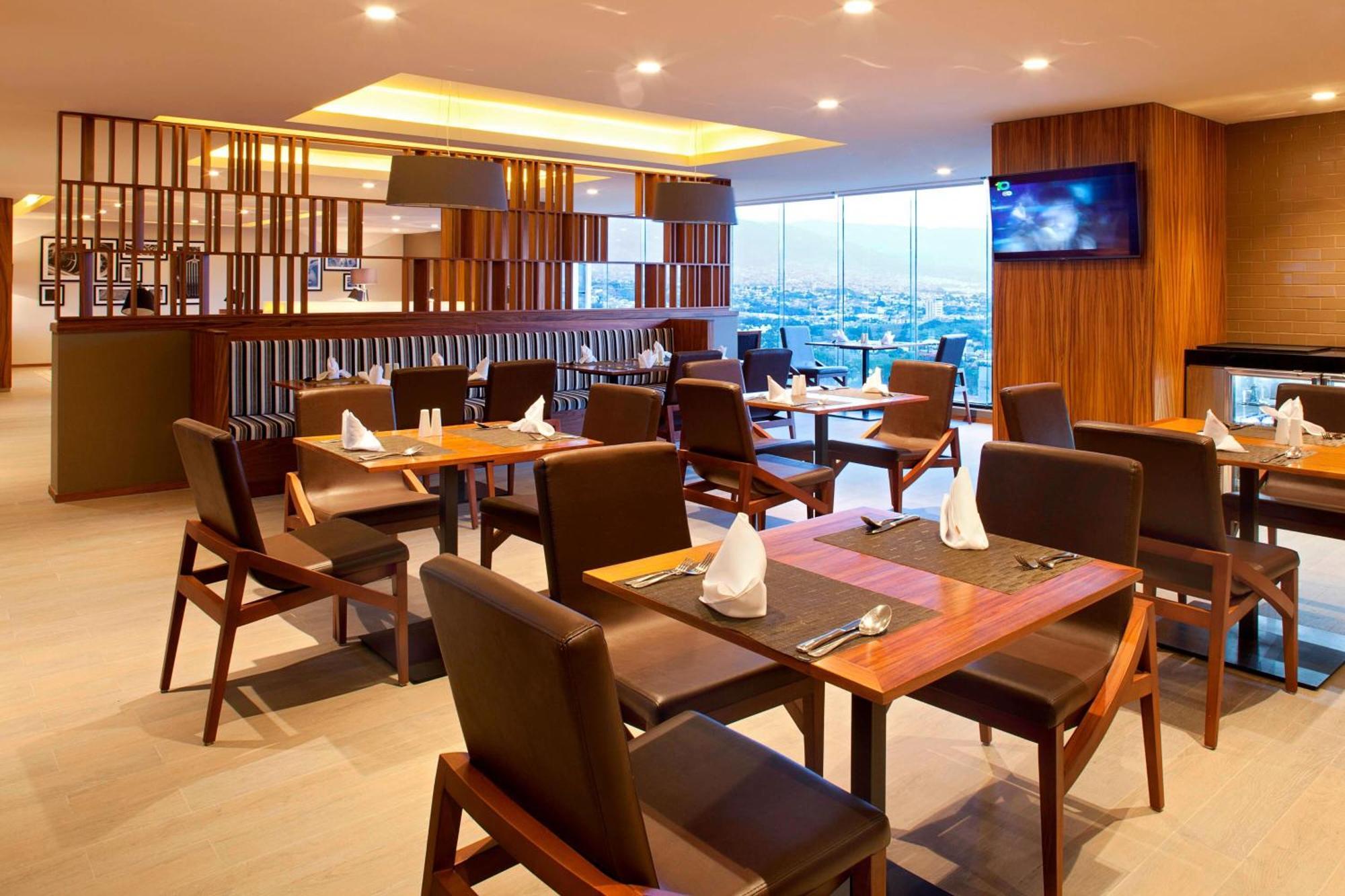 Marriott Tuxtla Gutierrez Hotel מראה חיצוני תמונה