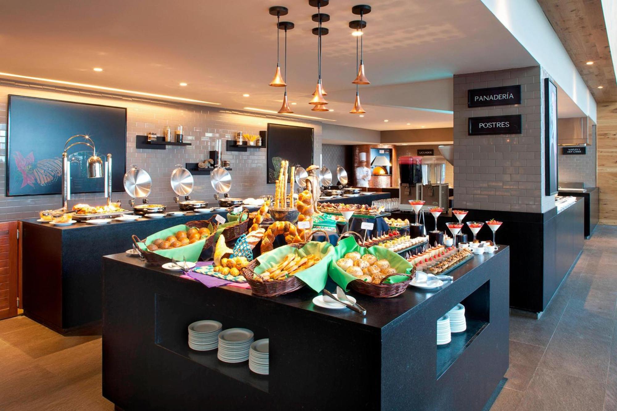 Marriott Tuxtla Gutierrez Hotel מראה חיצוני תמונה Buffet at a hotel
